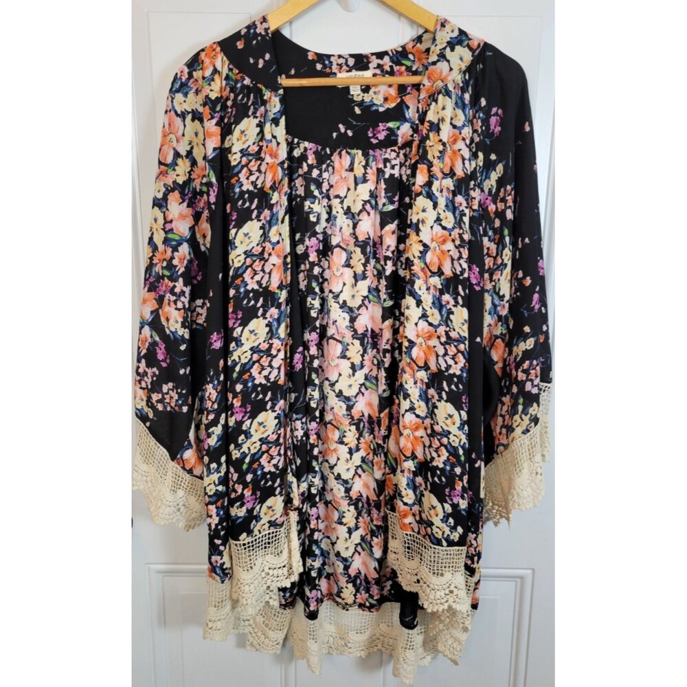 Umgee Floral Kimono Size M/L Lace Boho